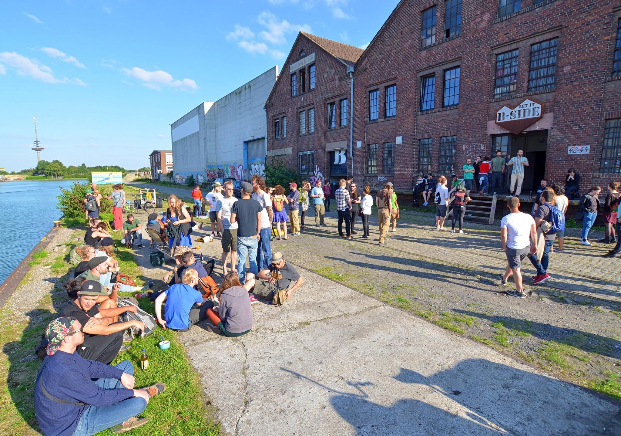 Veranstaltung zur Rettung der B-Side